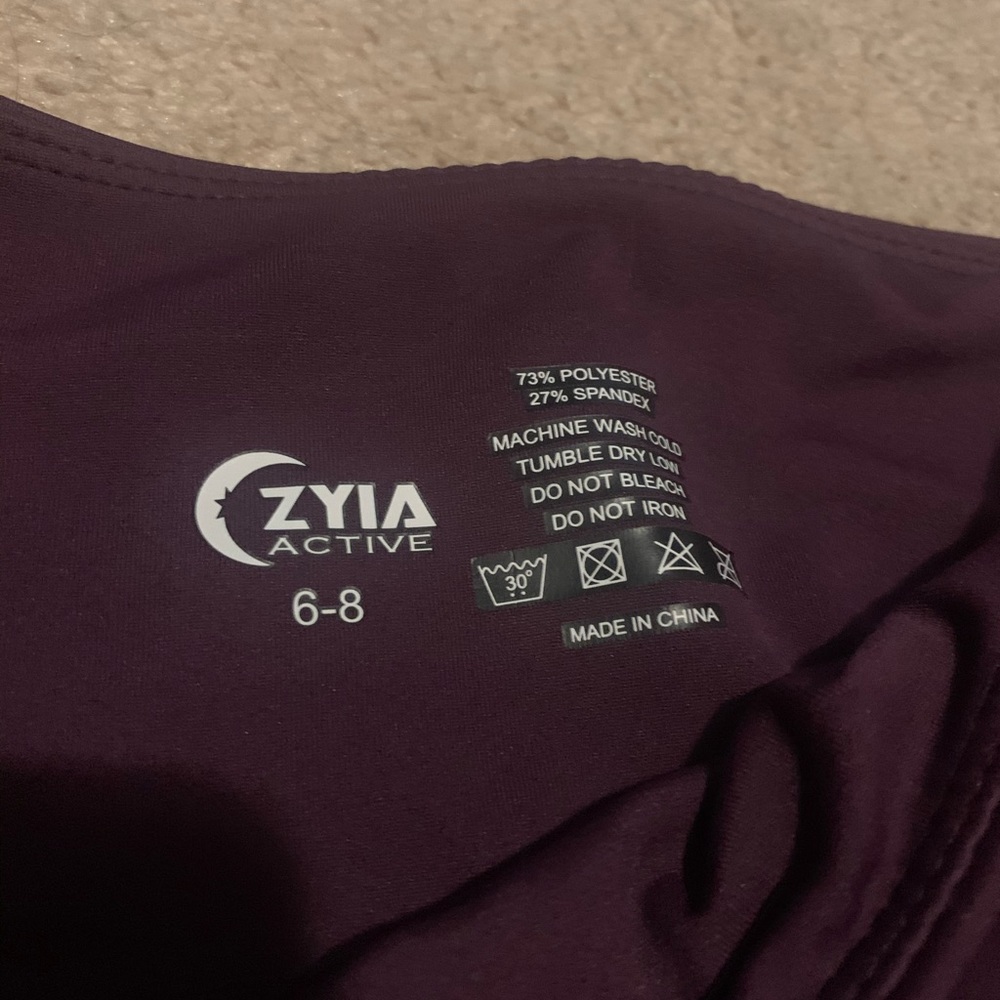 Zyia light and tight capris